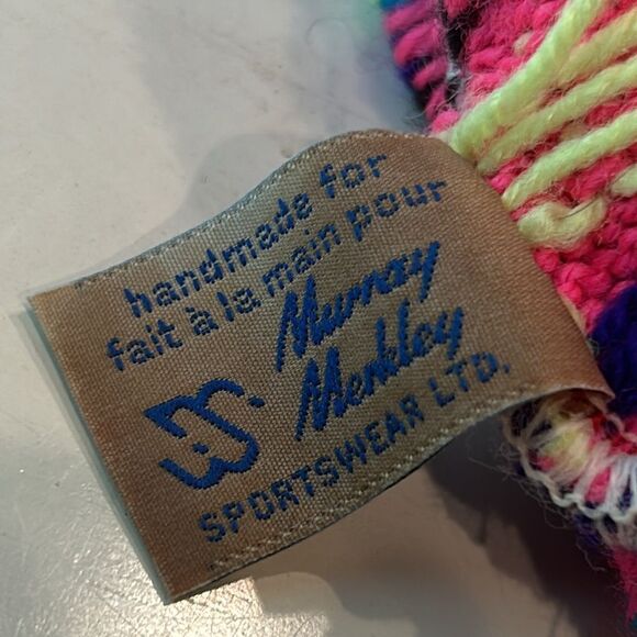 Vintage pink and yellow wool beanie with three tassels from squaw Creek - Picture 4 of 5